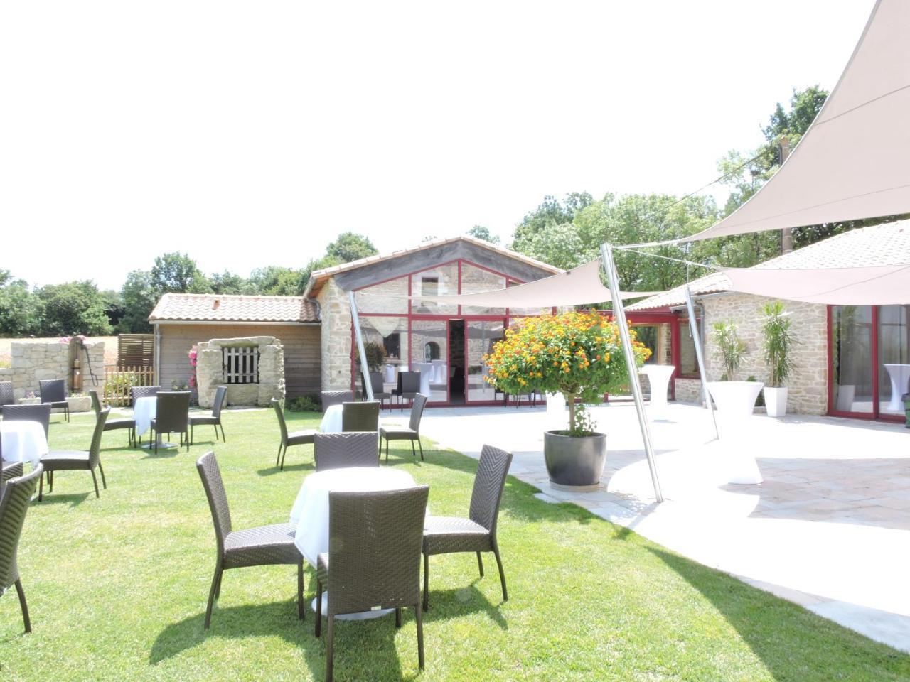 Le Manoir Du Pas Jahan Coueron Exterior photo