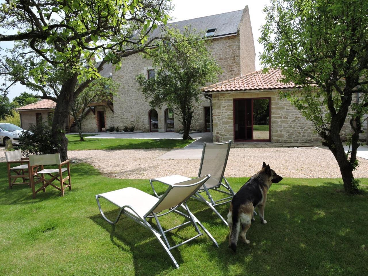 Le Manoir Du Pas Jahan Coueron Exterior photo